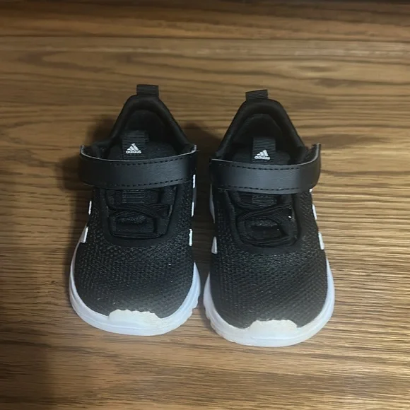 Toddler Adidas Shoe, Racer TR23 Lightweight Slip On. 4K. Black/White Soles - Picture 2 of 10